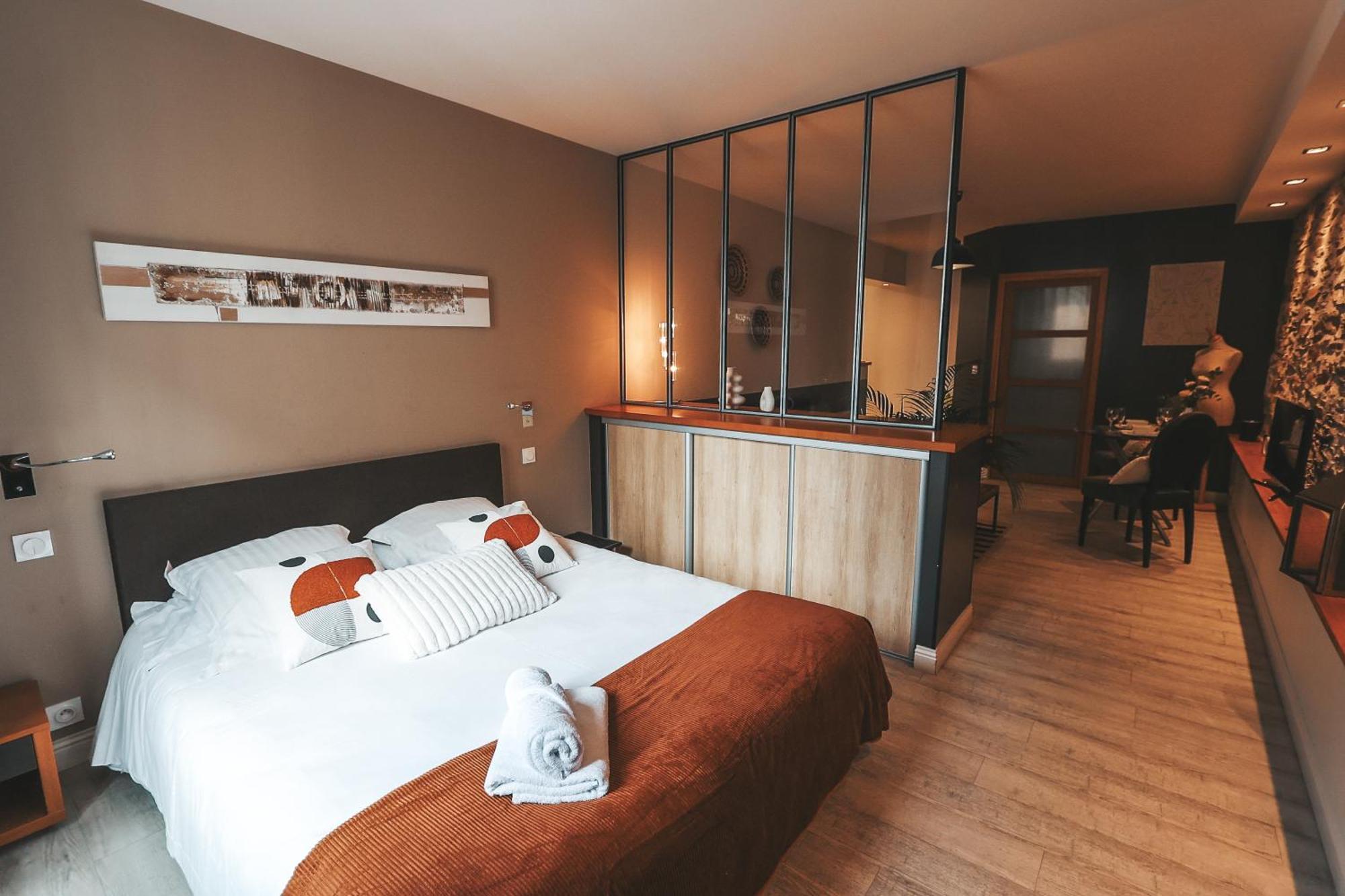 Suit'Home Commerce Angers Exteriér fotografie
